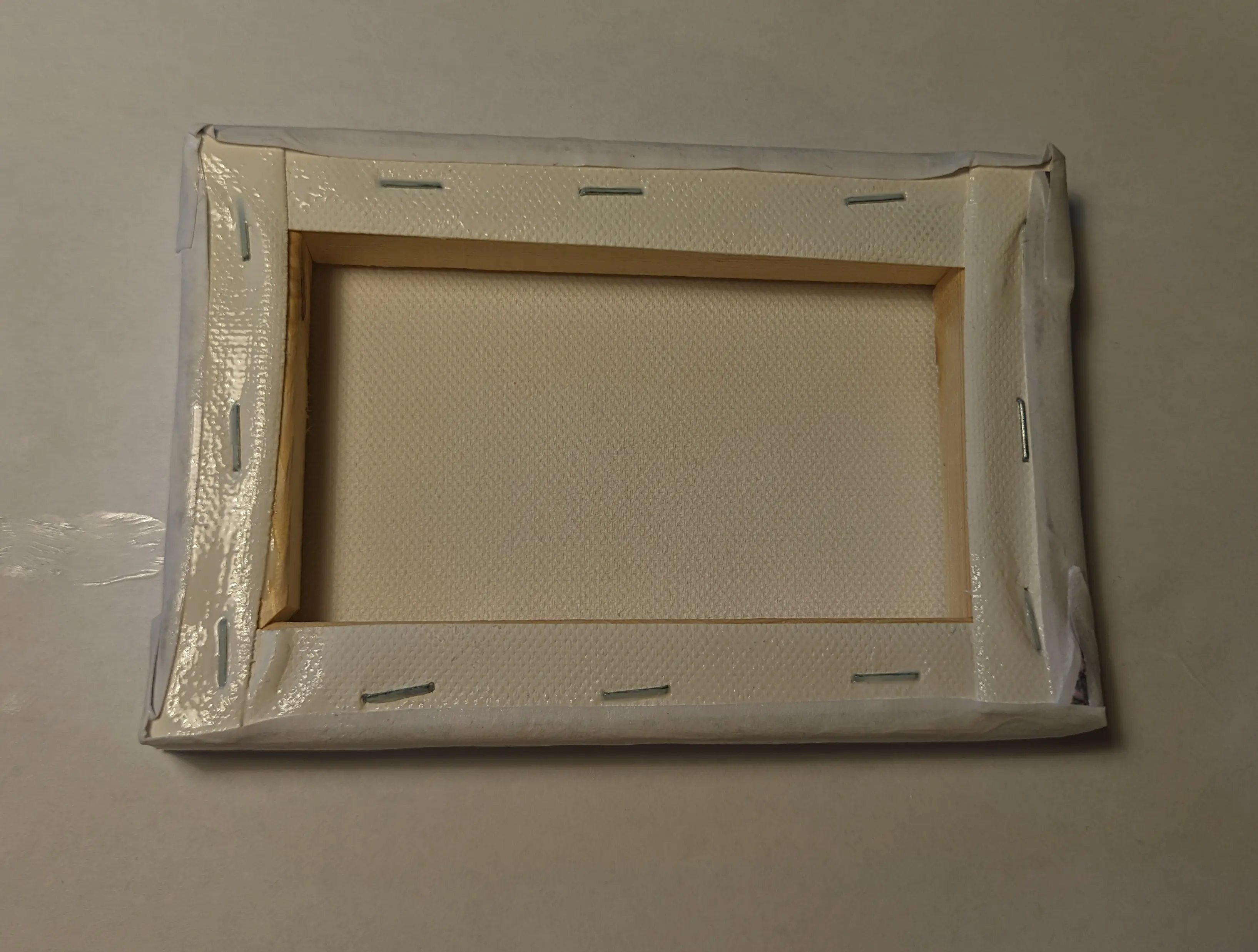 Properly glued canvas