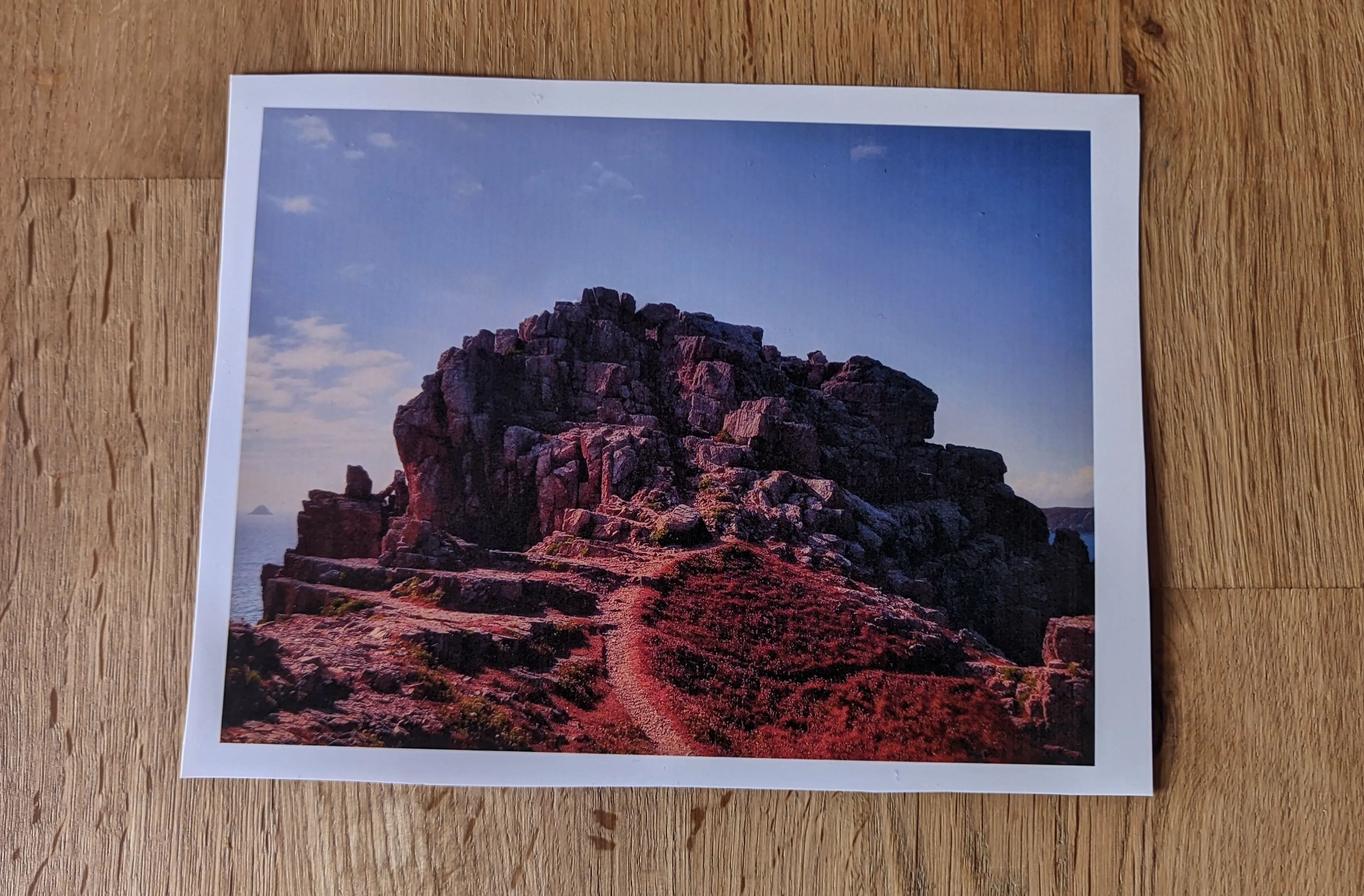 The same printed-out image, but the unprinted, white are is now only about 1 cm on each side