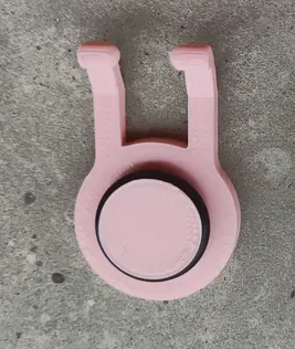 The lid from below, showing a rubber gasket around the inside of the lid